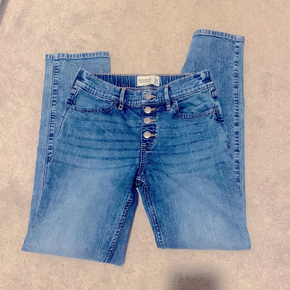 Abercrombie kids high rise denim 11/12 stretch. Like new without tags.